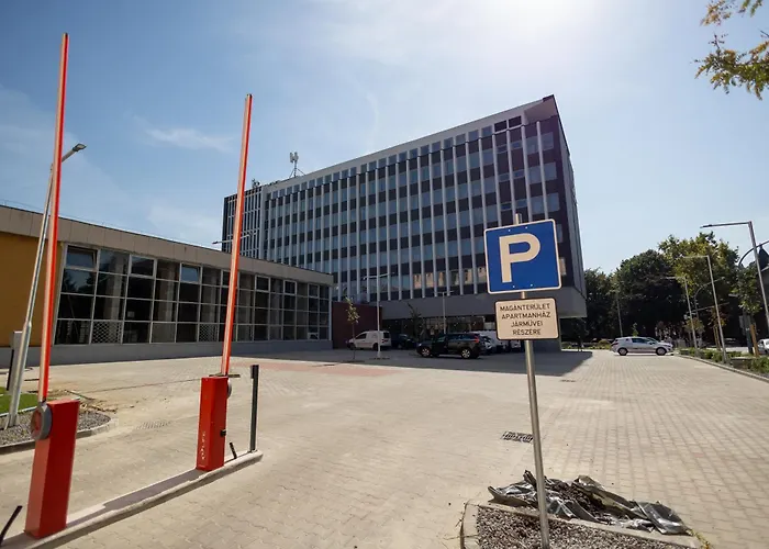 Central Residence Apartmanok Апарт-отель 3*